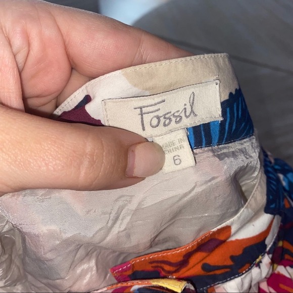 FOSSIL floral pattern front button up skirt size 6 - Picture 3 of 3